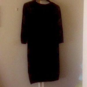 Black and Gold shortsleeved dress. Size L